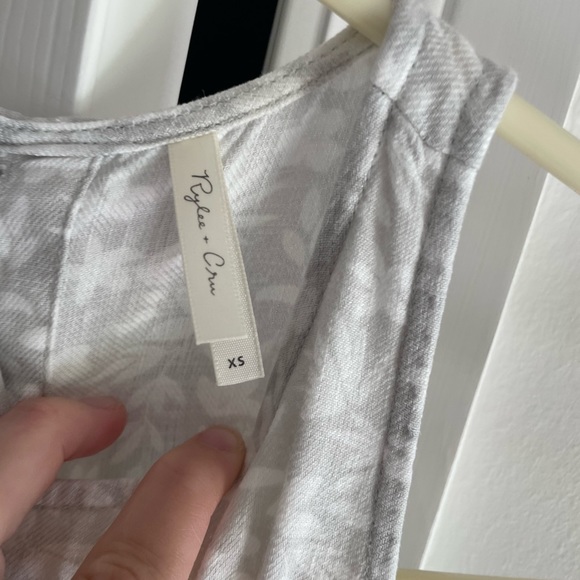 Rylee+Cru dress. Fits like a sm. Preg friendly. Heavier weight linen. Pockets! - Picture 4 of 5